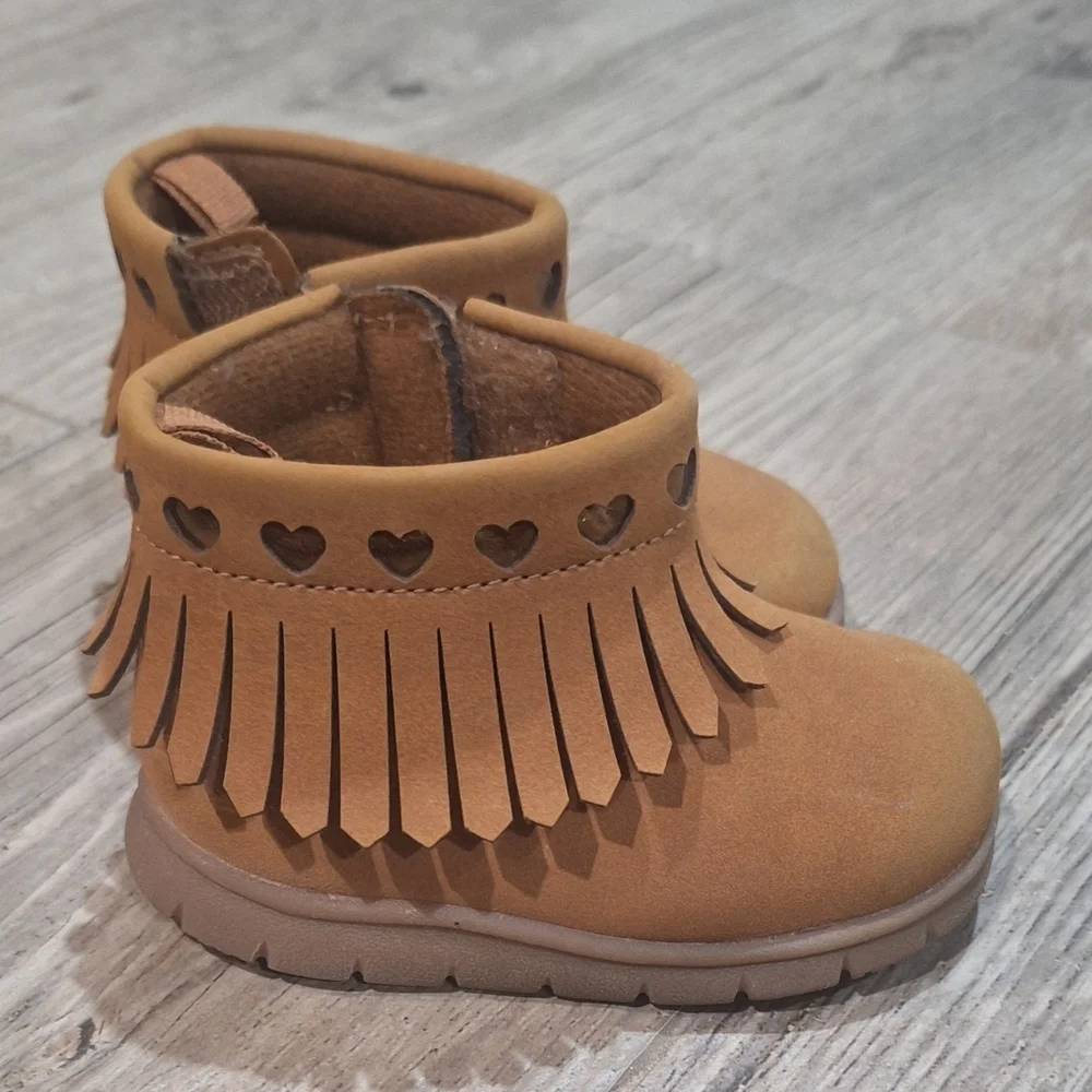 Carter's Simple Joys Fist Walker Tan Moccasin Fringe Shoes Sz. 4